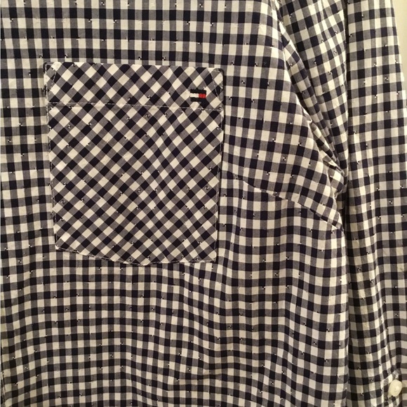 Tommy Hilfiger ladies Medium button down cotton top. - Picture 5 of 6